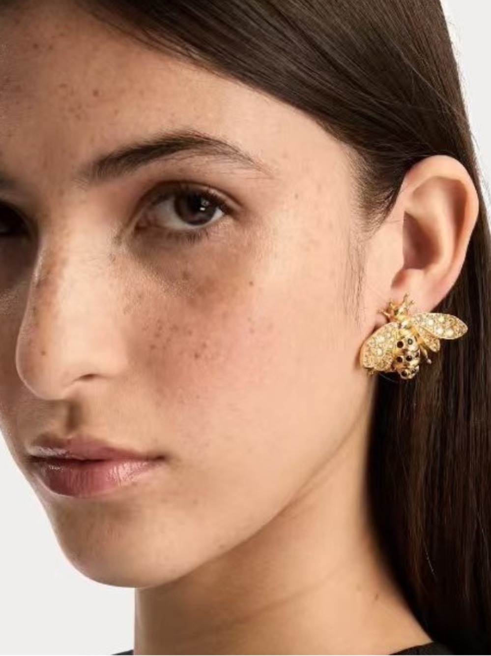 OSCAR DE LA RENTA • Golden Honey
Bee Stud Earrings - Picture 9 of 15